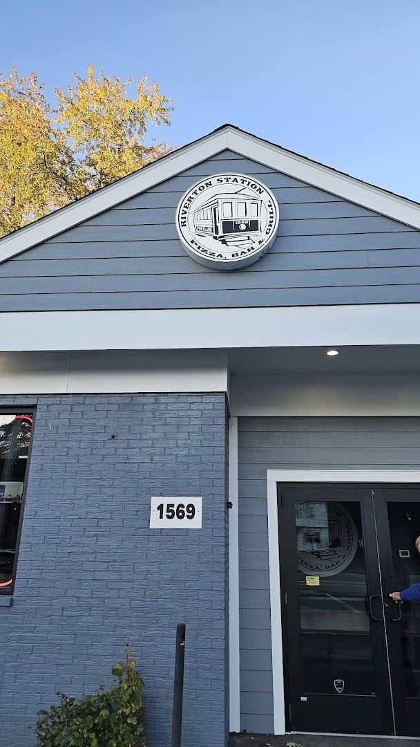 Riverton Station Pizza, Bar & Grill